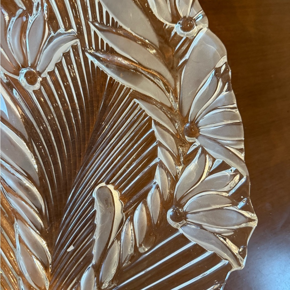 Mikasa Crystal Leaf Shaped Dish Floral Ribbed - Picture 2 of 7